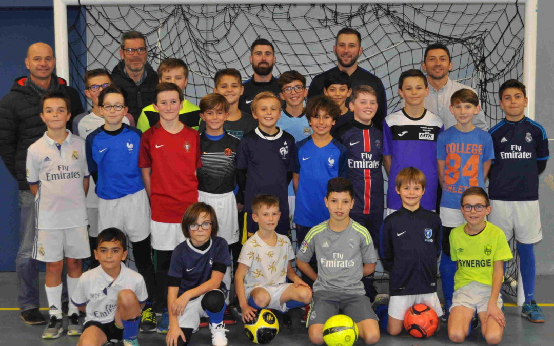 ÉCOLE DE FOOTBALL    samedi 23 décembre tournoi en salle.
